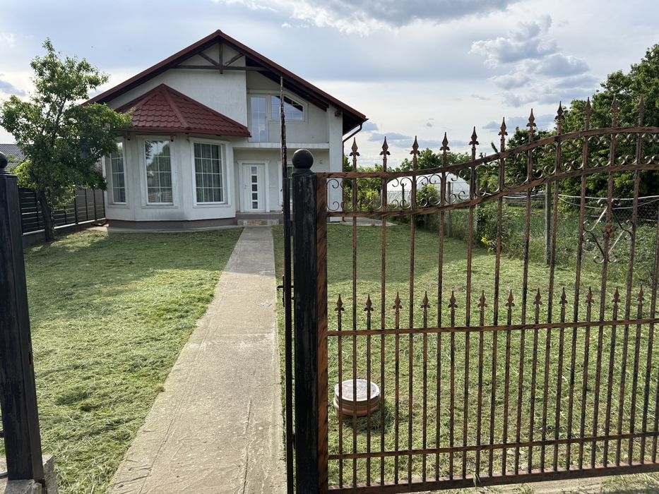 Casa Holboca , centru - langa primarie!