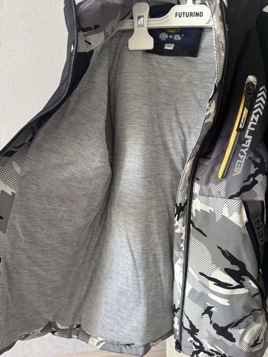 Продам куртку на мальчика