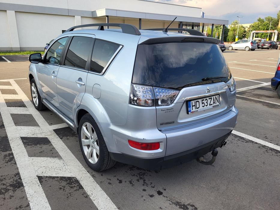 Mitsubishi Outlander 2.2 DI-D 177 CP | 4x4 | 7 Locuri | Manual | Xenon