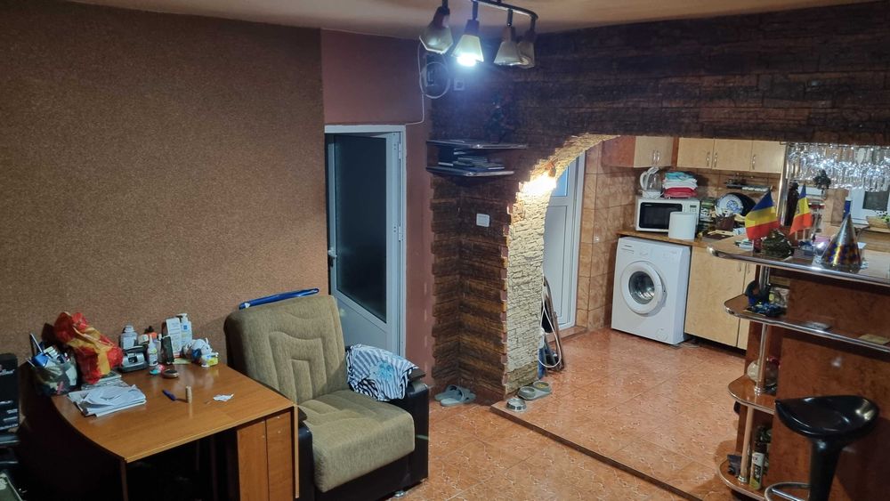 Casa +spatiu comercial Babadag, TL