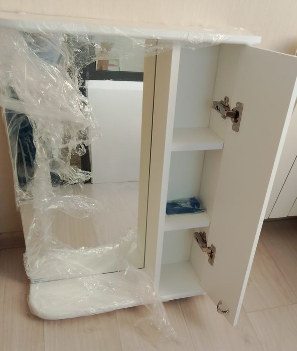 Шкаф в ванную, новый
