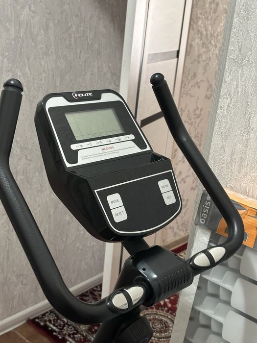 Продаю велотренажёр — компактный и удобный.