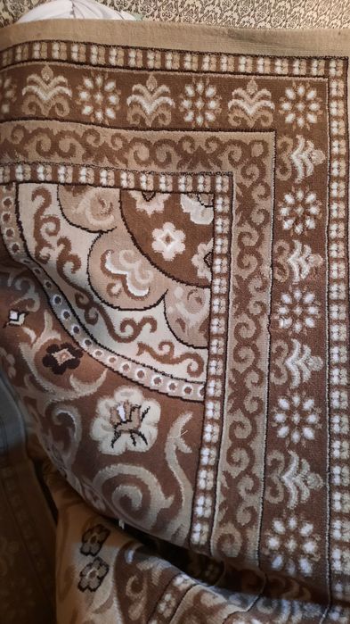 Ковер в хорошем состоянии