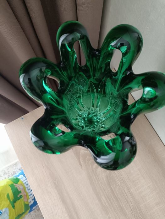 Интерьерные вазы из стекла