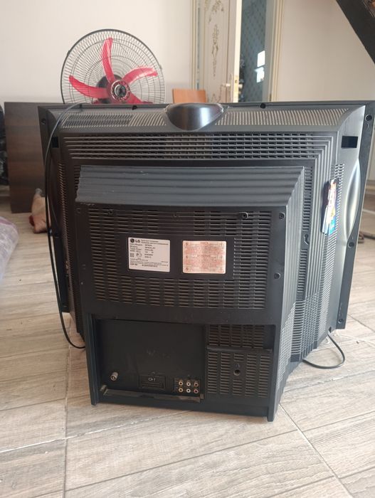 Продам телевизор LG
