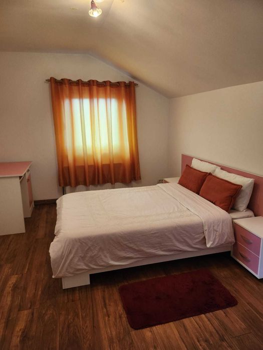 Casa cu mansarda,suprafata 130mp,4 cam,curte 720mp, drum servitute