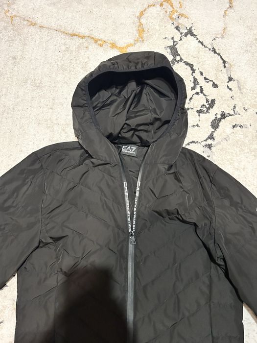 Vand geaca EA7 neagra