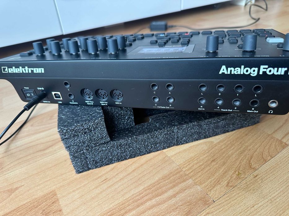 Синтезатор Elektron Analog Four MKII Black