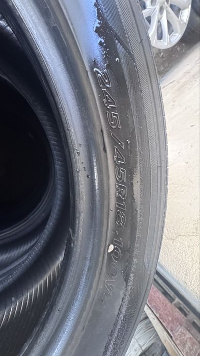 Продам летние шины 245,45,18