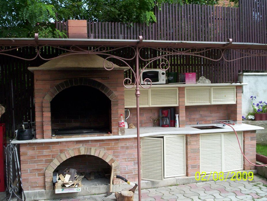 cuptoare de gradina, pitta, paine. Cosuri de fum