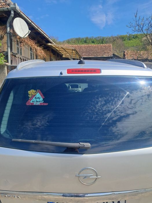 Opel Zafira model 2006