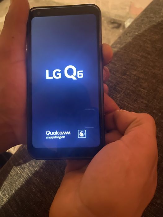 Vand telefon LG Q6