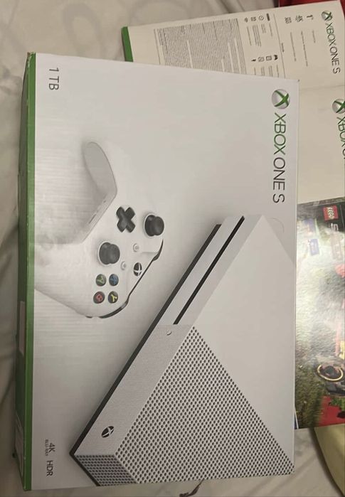 Vand sau schimb !Xbox One 1Tb