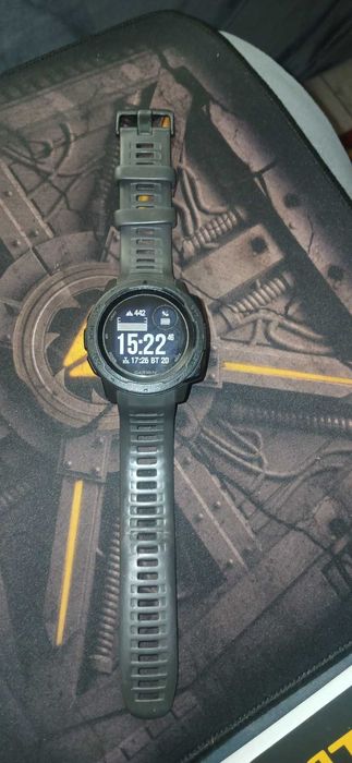 Garmin Instinct Graphite – GPS Smartwatch +Кутия+Кабел Много Запазен