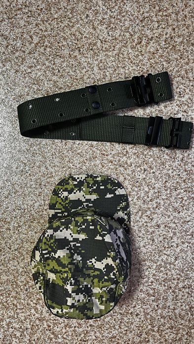 Военная форма с готовыми нашивками, берцы