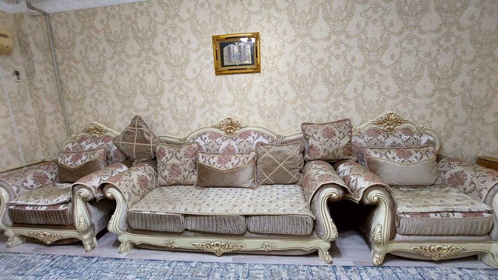 Диван королевский