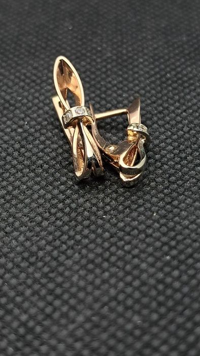 Серьги золотые .