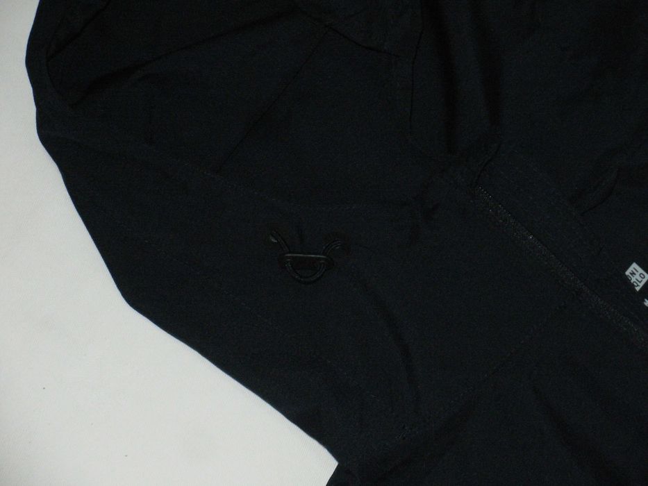 UNIQLO нова мъжка ветровка с етикет М