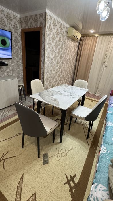Продам стол со стулями