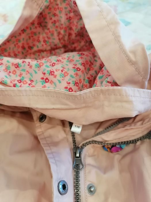 Продавам есенни детски якета