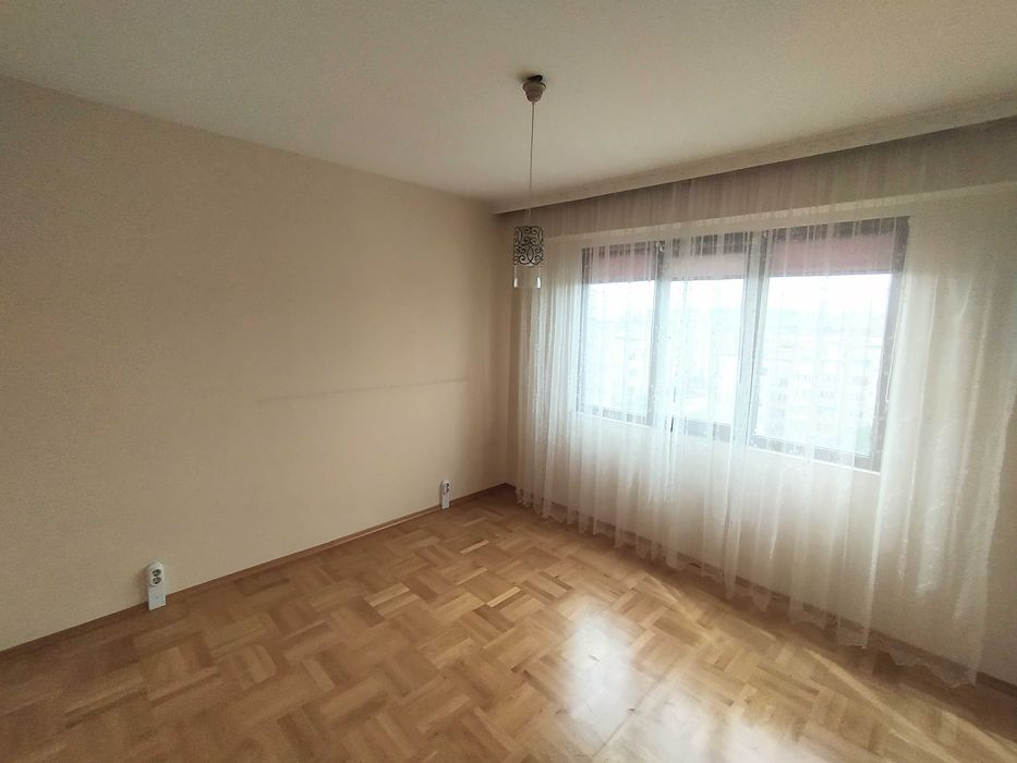 Светъл, просторен четиристаен апартамент в Пазарджик от собственик