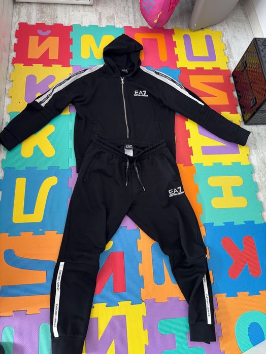 Оригинален анцуг EA7 Armani