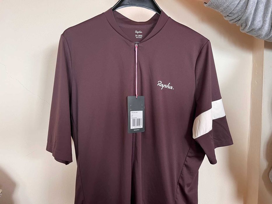 Продавам оригинално ново вело джърси за колоездене - Rapha. Core Jersey, размер 3XL, лилав цвят.