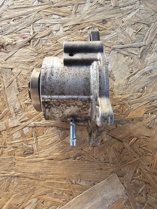 Pompă de apă 1.2 TSI cod 03F121004 OEM