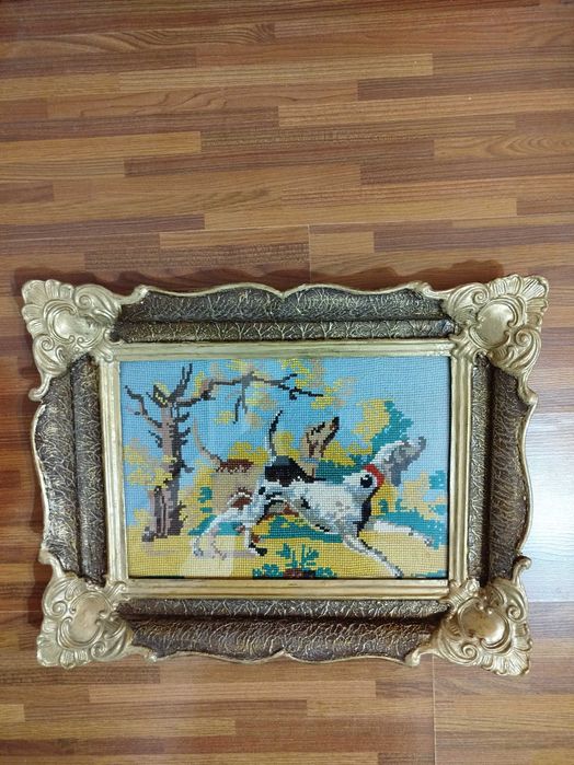 Tablou vechi cusut manual pe etamină