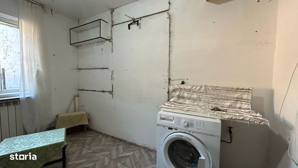 Camera cu demisol zona AFI