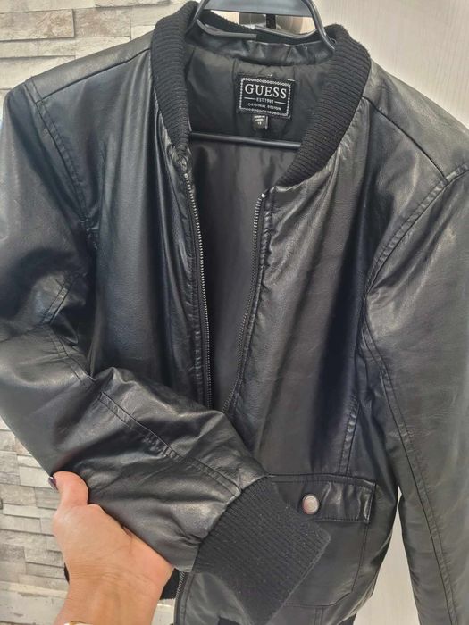 Яке кеко кожа Guess