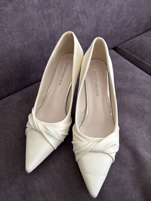 Туфли бежевые 38размер