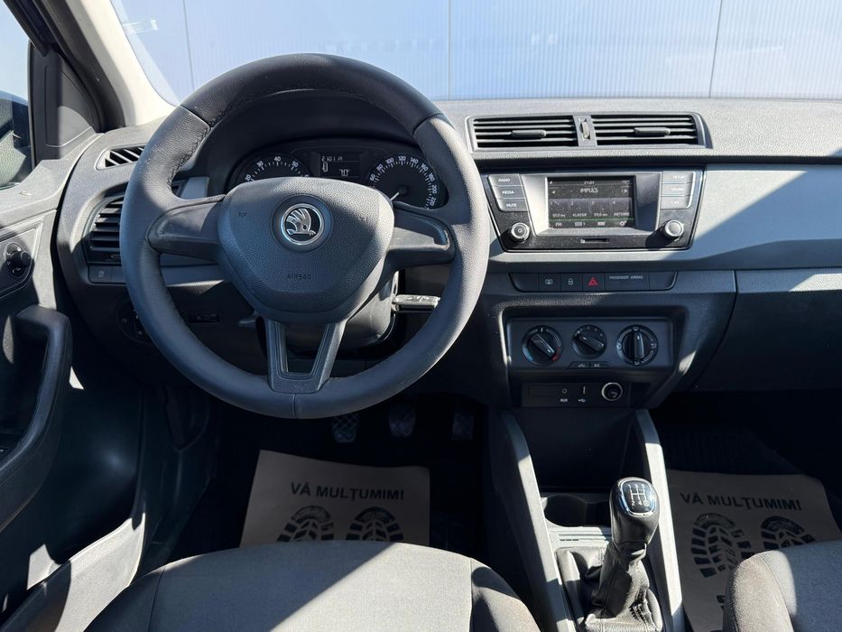 Skoda Fabia an 2016, benzina mpi fara turbo, clima, navi cu touch
