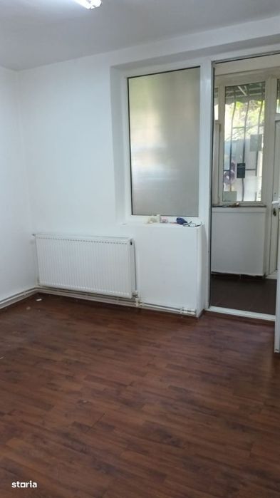 Tomis III, spatiu comercial 68 mp., bine pozitionat, intrare stradala.