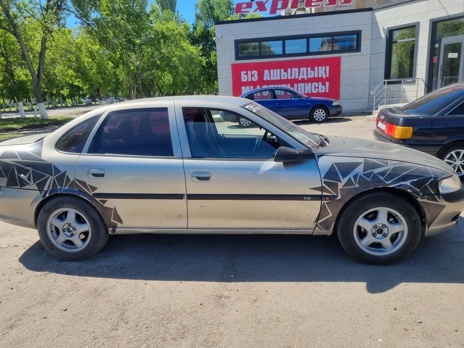 Продам Опель вектра б