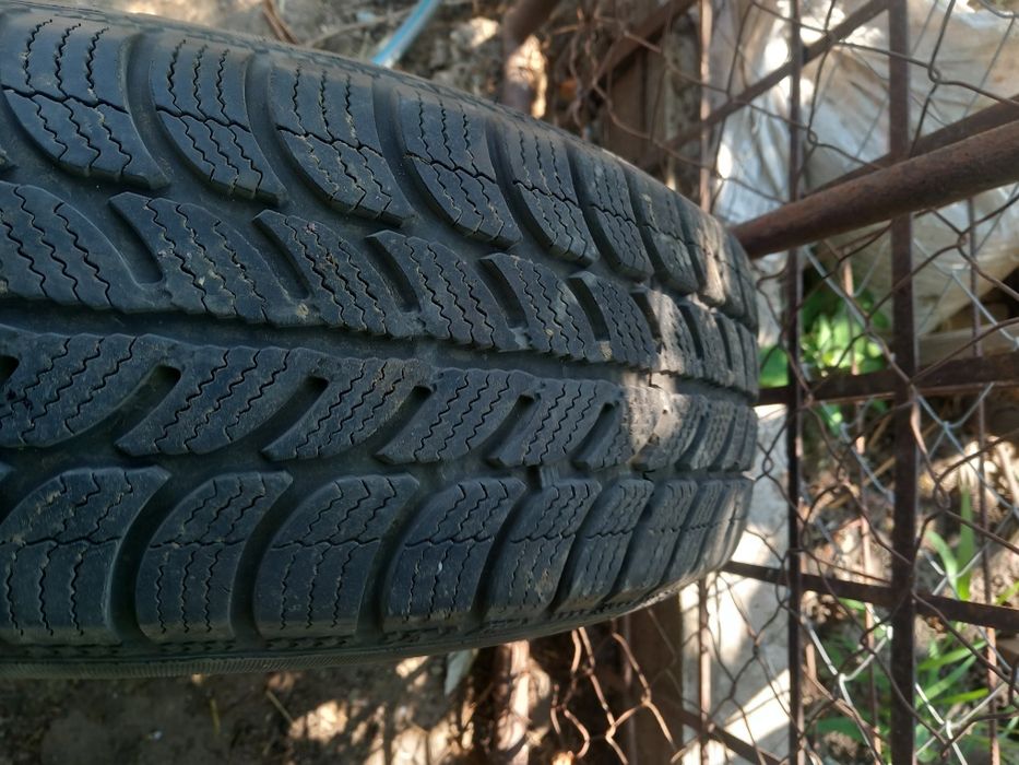 Roti skoda fabia Sava eskimo  .Cele all season 250 lei. Am și capace la ele.