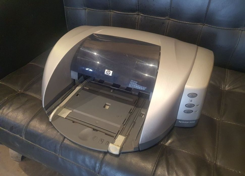 Продам принтер HP 5550