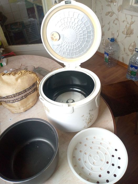 Мультиварка "Scarlett"