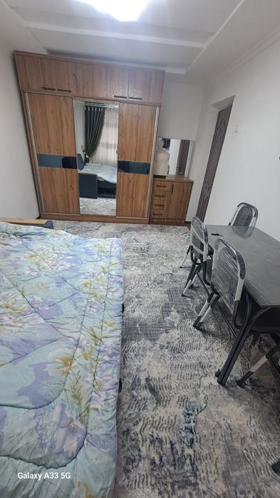 1 комнатная с мебелью и техникой вдоль центральной дороги!