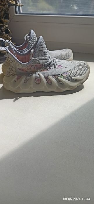 Продам детскую обувь.