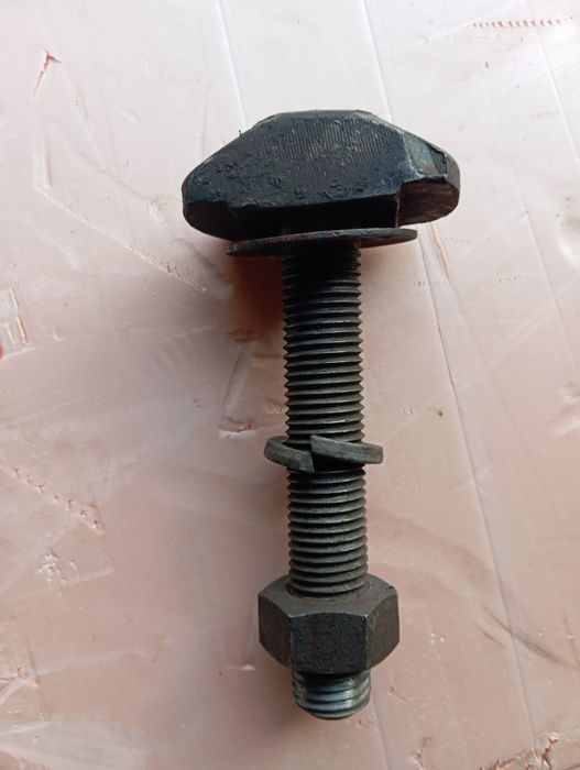 Болт крепления контейнера 4 шт