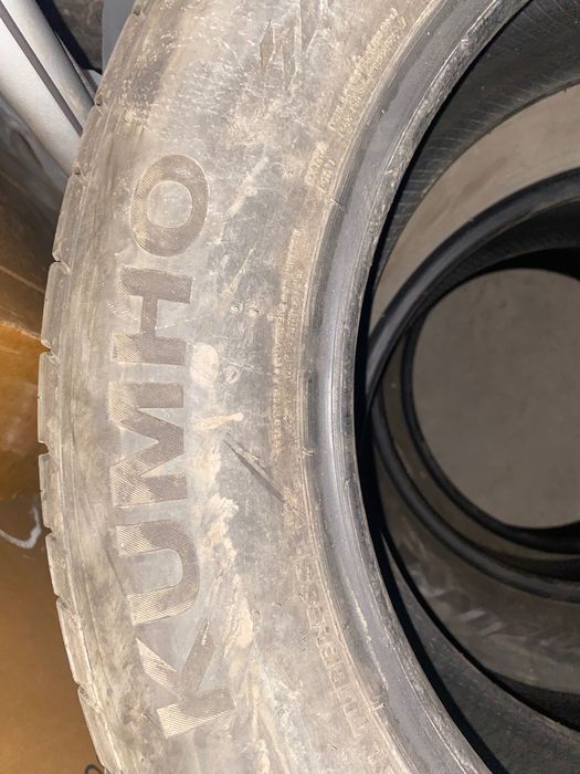Продам Шины летние 235/60/18, KUMHO