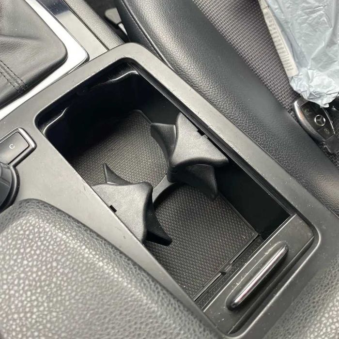 Поставка за чаши къп холдер Мерцедес w212 w204 w205 w213 w207 monto.bg