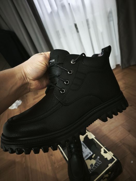 Продам Новые мужские ботинки