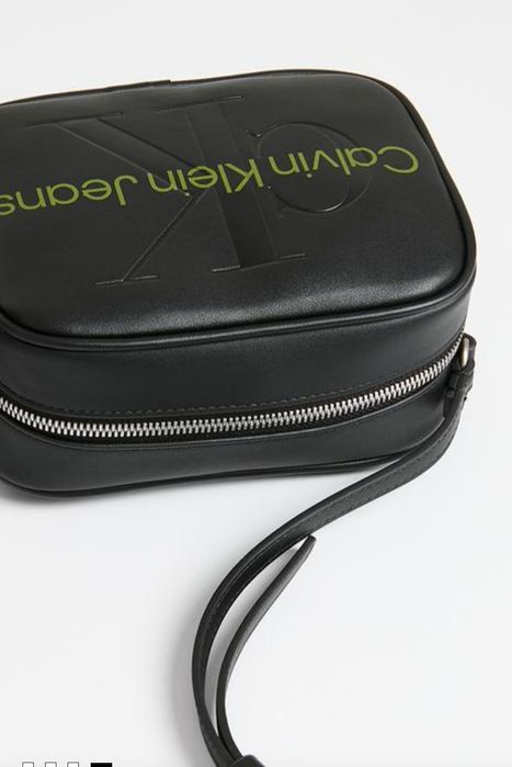 Оригинална чанта на Calvin Klein!