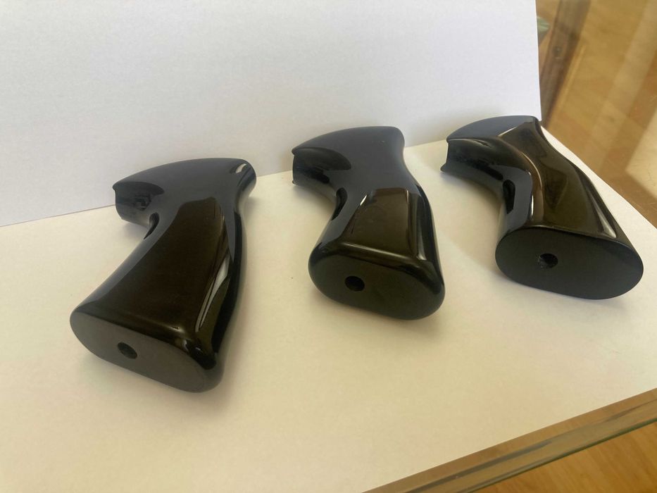 Чирени дръжки за револвер Таурус Тракер 627