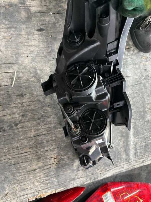 Фара передняя Hyundai Sonata LF