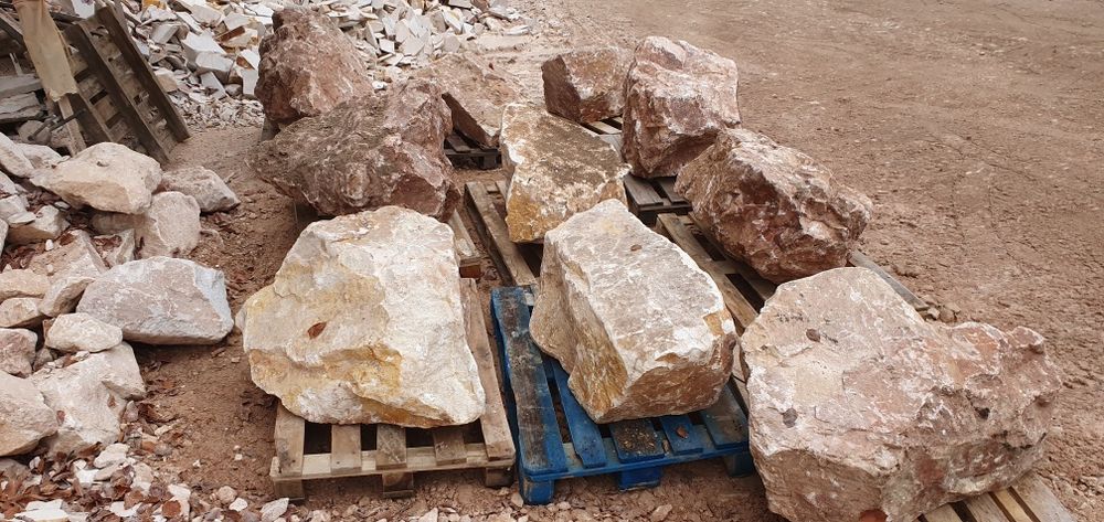 Bolovani ornamentali piatra naturala  amenajare gradina decorativa