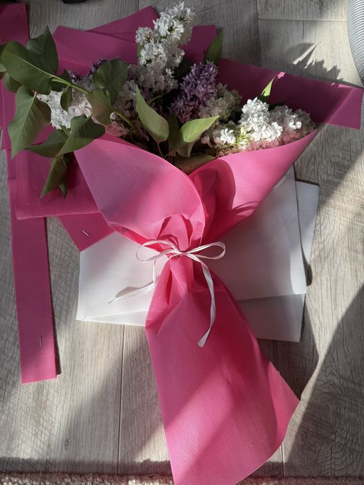 сирень цветы белые,фиолетовые