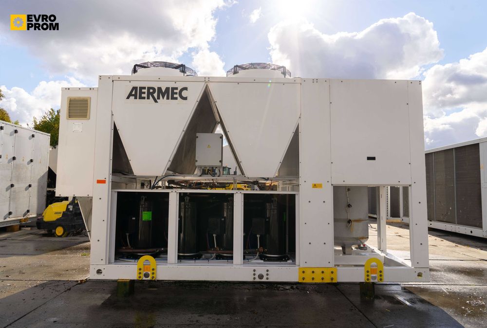 Chiller răcit cu aer AERMEC NRB0800 L | chiller 200 kw pret | Outlet | air cooled chiller for sale